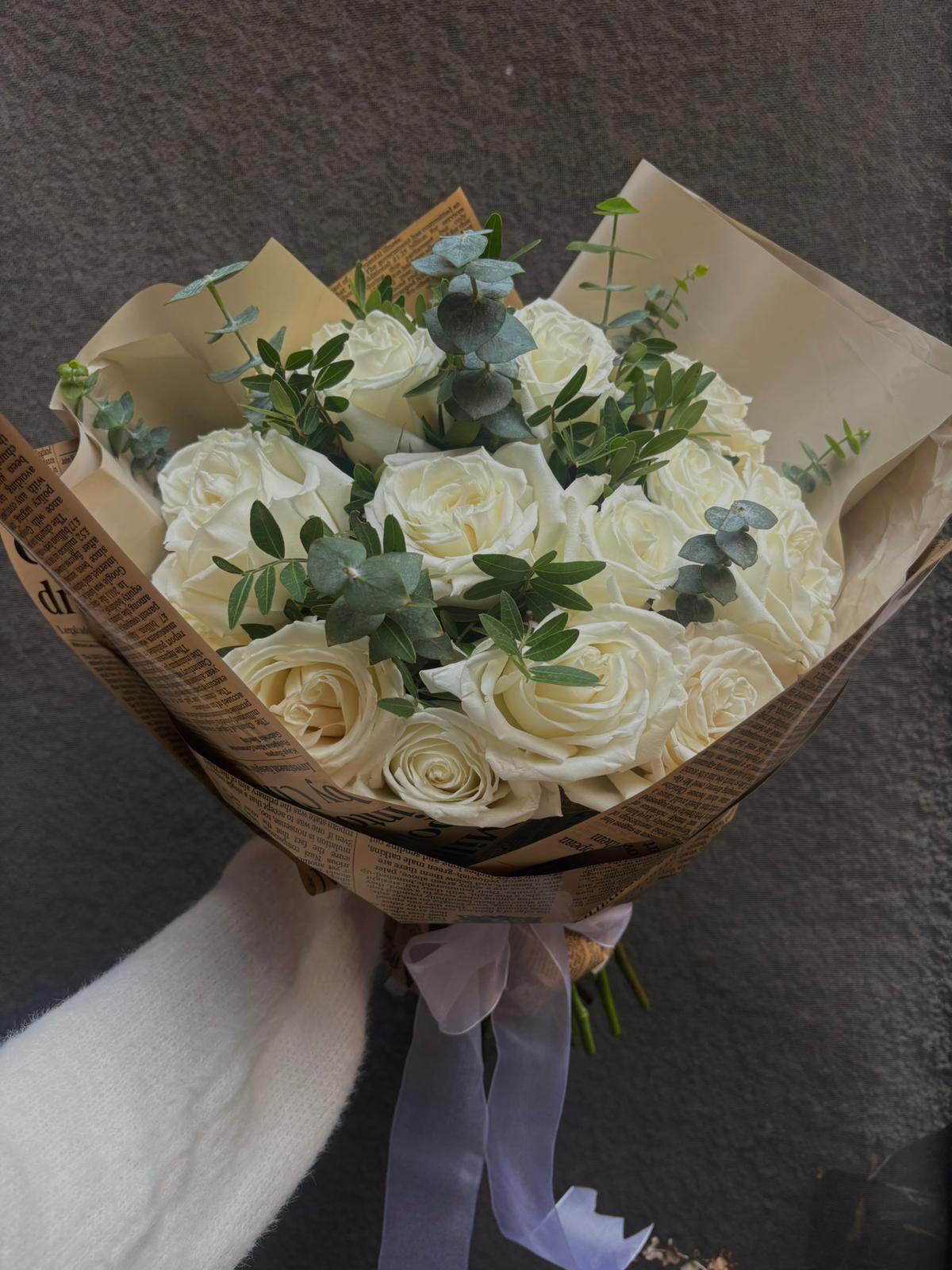 Buchet de Trandafiri Albi